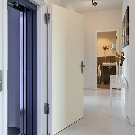 Modernes & Exklusives Penthouse In Top-lage Mit Dachterrasse & Tiefgarage