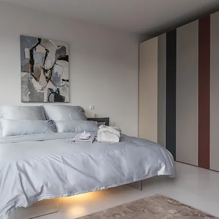 Modernes & Exklusives Penthouse In Top-lage Mit Dachterrasse & Tiefgarage
