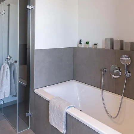 Modernes & Exklusives Penthouse In Top-lage Mit Dachterrasse & Tiefgarage