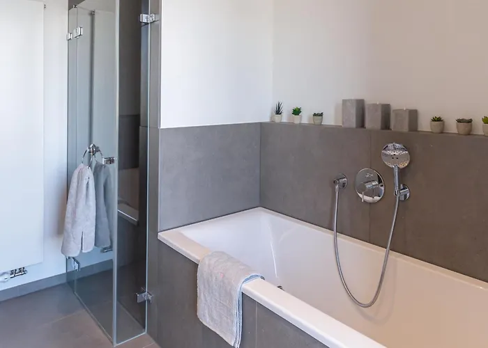 Modernes & Exklusives Penthouse In Top-lage Mit Dachterrasse & Tiefgarage